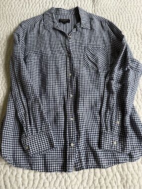 Banana Republic Blue and White Gingham Button-Up Shirt